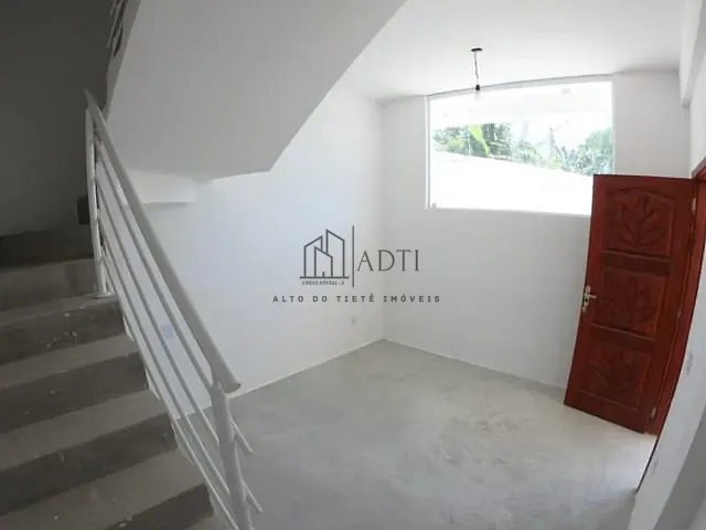 Sobrado 2 quartos e 2 banheiros, à venda, no bairro Vila Suissa em Mogi das Cruzes