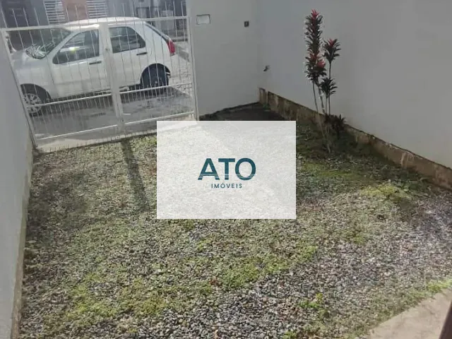 Sobrado 2 quartos e 1 banheiro, para alugar, no bairro XV de Novembro em Tijucas