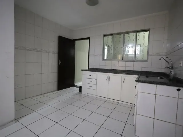 Sobrado 4 quartos e 2 banheiros, à venda ou para alugar, no bairro Vila Palmares em Santo André