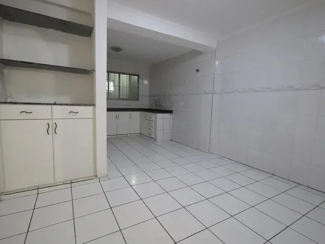Sobrado 4 quartos e 2 banheiros, à venda ou para alugar, no bairro Vila Palmares em Santo André