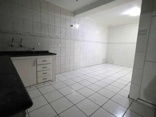 Sobrado 4 quartos e 2 banheiros, à venda ou para alugar, no bairro Vila Palmares em Santo André