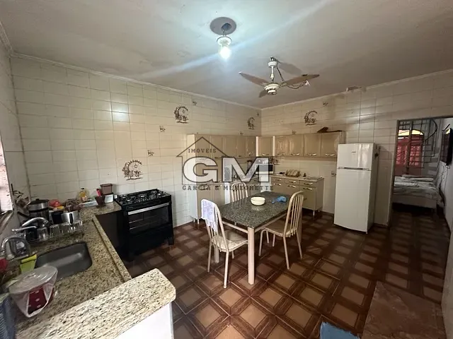 Sobrado com 200m² 6 quartos e 3 banheiros, à venda, no bairro Antônio Marincek em Ribeirão Preto