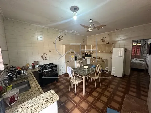 Sobrado com 200m² 6 quartos e 3 banheiros, à venda, no bairro Antônio Marincek em Ribeirão Preto