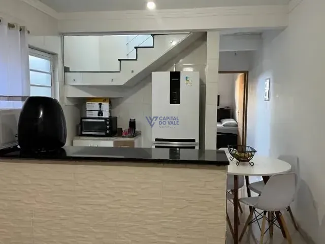 Sobrado com 143m² 4 quartos e 4 banheiros, à venda, no bairro Jardim Satélite em São José dos Campos