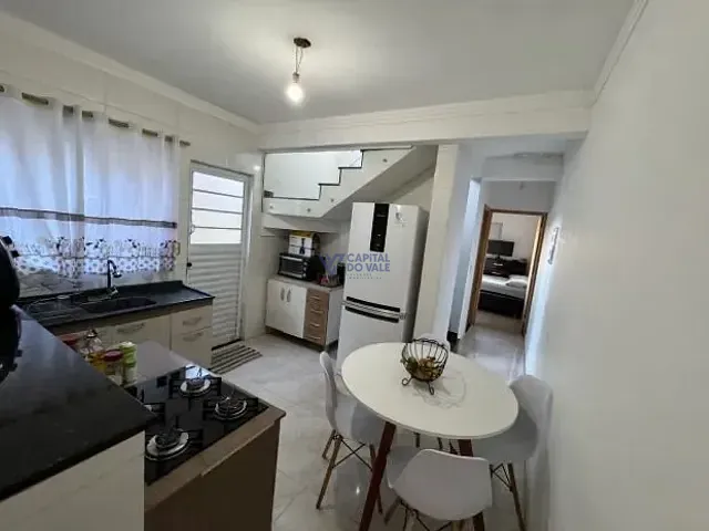Sobrado com 143m² 4 quartos e 4 banheiros, à venda, no bairro Jardim Satélite em São José dos Campos