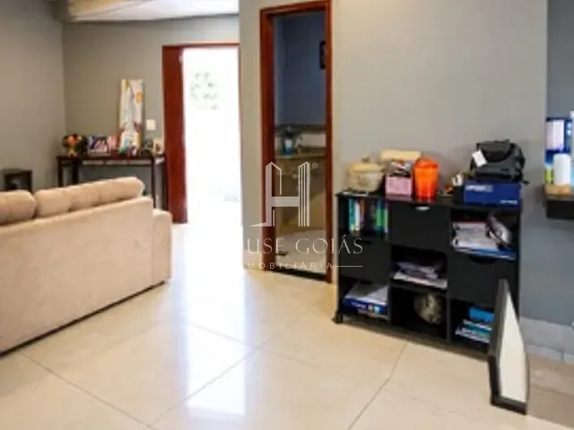Sobrado com 261m² 5 quartos e 4 banheiros, à venda, no bairro Parque Anhanguera II em Goiânia