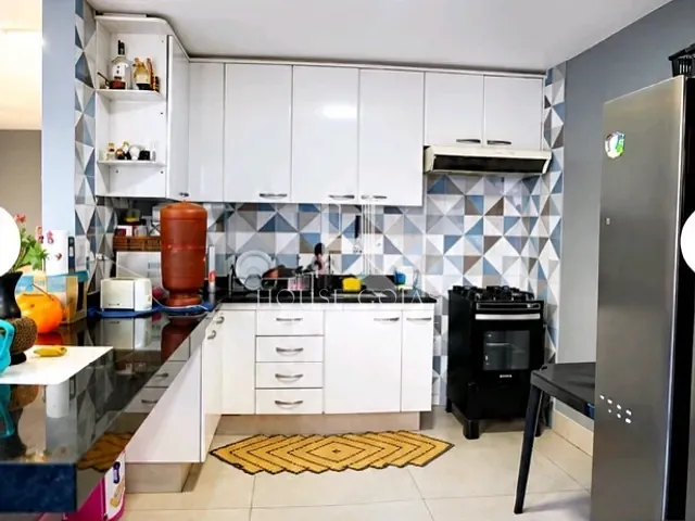Sobrado com 261m² 5 quartos e 4 banheiros, à venda, no bairro Parque Anhanguera II em Goiânia