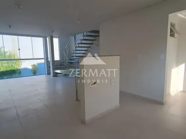 Sobrado com 150m² 2 quartos e 3 banheiros, à venda, no bairro Água Verde em Blumenau