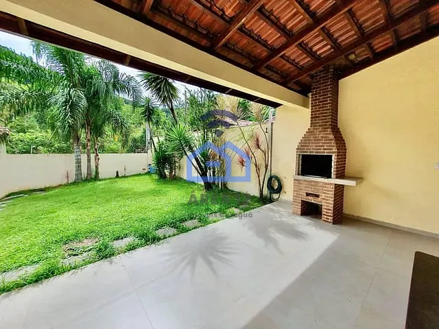 Sobrado com 209m² 5 quartos e 4 banheiros, à venda, no bairro Martim de Sá em Caraguatatuba