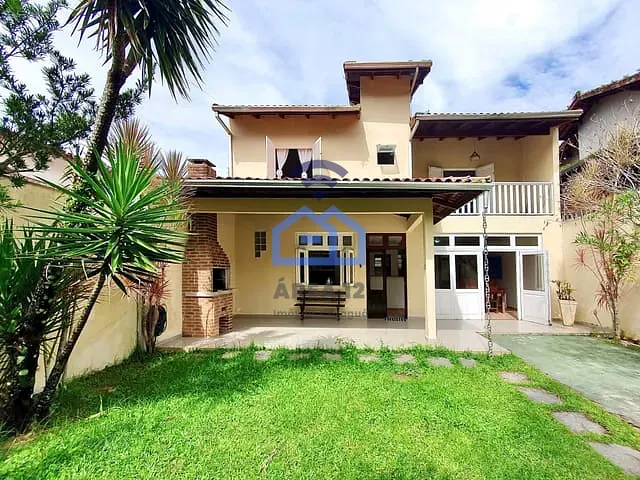 Sobrado com 209m² 5 quartos e 4 banheiros, à venda, no bairro Martim de Sá em Caraguatatuba
