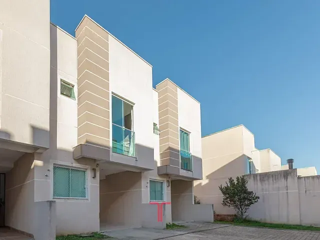 Sobrado com 60m² 2 quartos e 2 banheiros, à venda, no bairro Alto Boqueirão em Curitiba