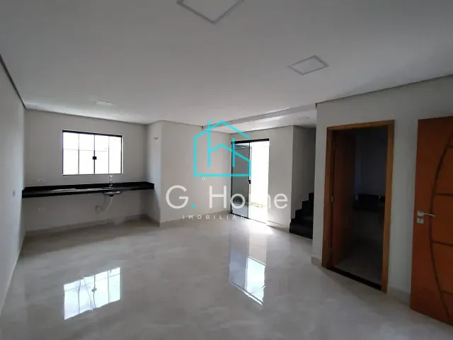 Sobrado com 133m² 3 quartos e 2 banheiros, à venda, no bairro Jardim Portal dos Pioneiros em Londrina