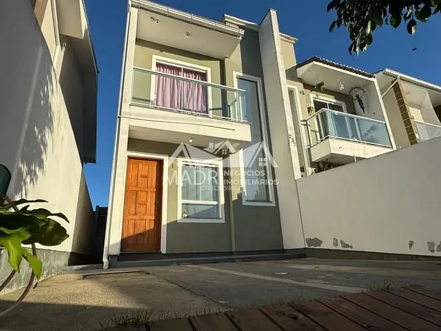Sobrado com 100m² 2 quartos e 1 banheiro, à venda, no bairro Forquilhas em São José