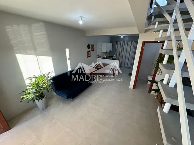Sobrado com 100m² 2 quartos e 1 banheiro, à venda, no bairro Forquilhas em São José