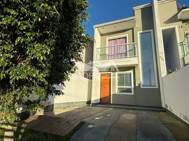 Sobrado com 100m² 2 quartos e 1 banheiro, à venda, no bairro Forquilhas em São José