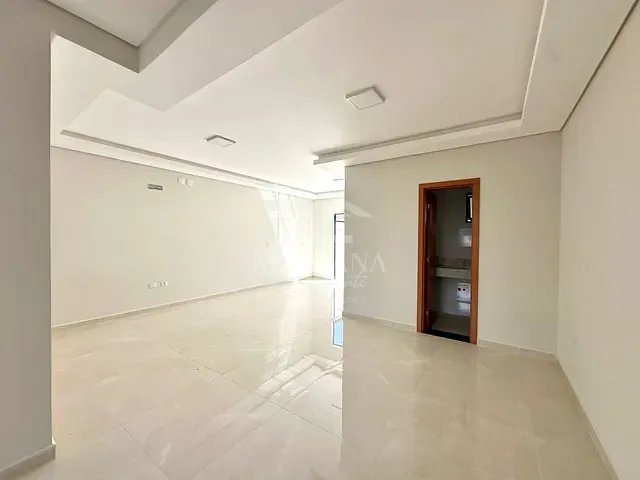 Sobrado com 180m² 3 quartos e 2 banheiros, à venda, no bairro Parque da Fonte em São José dos Pinhais