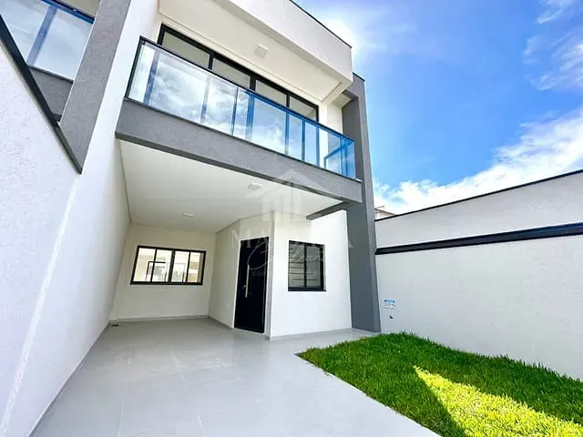 Sobrado com 180m² 3 quartos e 2 banheiros, à venda, no bairro Parque da Fonte em São José dos Pinhais
