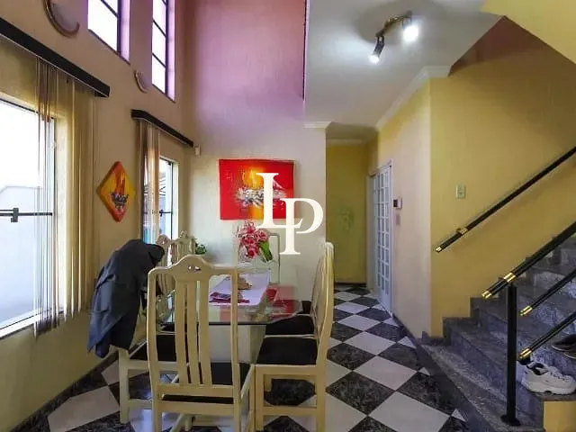 Sobrado com 226m² 3 quartos e 2 banheiros, à venda, no bairro Vila Alpina em São Paulo