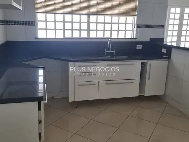 Sobrado com 200m² 3 quartos e 3 banheiros, à venda, no bairro Jardim Piazza Di Roma II em Sorocaba
