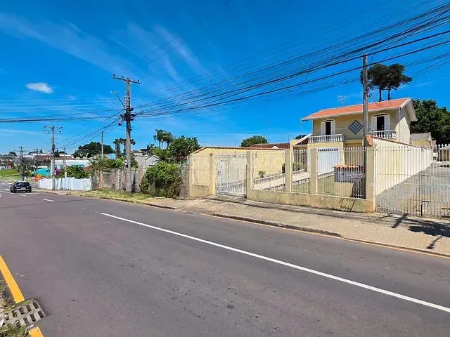 Sobrado com 310m² 3 quartos e 3 banheiros, à venda, no bairro Boqueirão em Curitiba