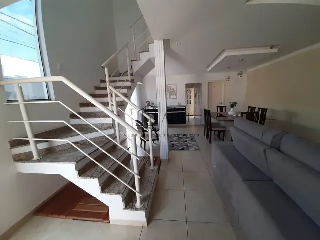 Sobrado com 188m² 3 quartos e 3 banheiros, à venda, no bairro Vila Suissa em Mogi das Cruzes