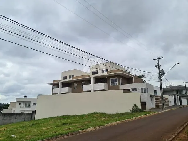 Sobrado com 300m² 3 quartos e 5 banheiros, à venda, no bairro Estrela em Ponta Grossa