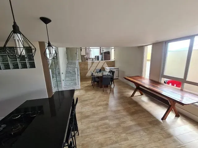 Sobrado com 300m² 3 quartos e 5 banheiros, à venda, no bairro Estrela em Ponta Grossa