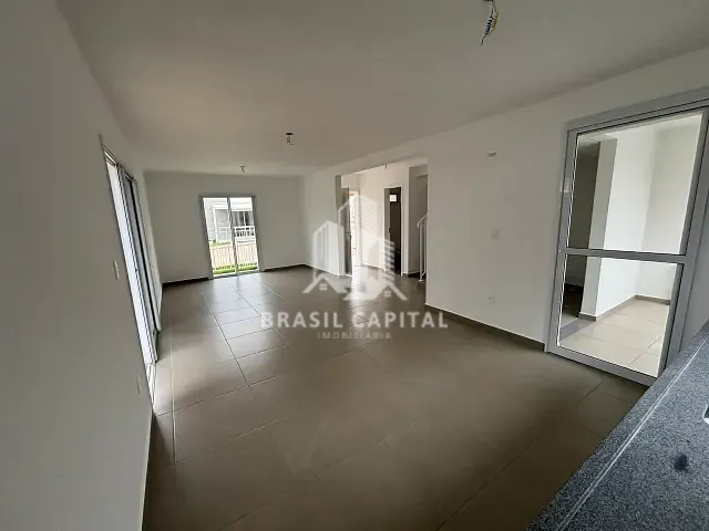 Sobrado 3 quartos e 2 banheiros, para alugar, no bairro Chácaras Residenciais Santa Maria em Votorantim