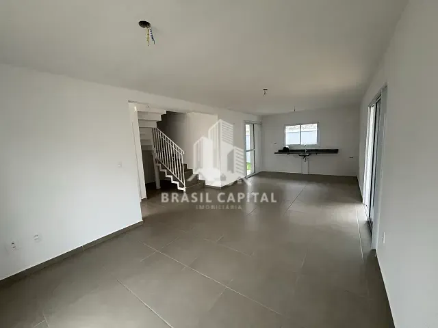 Sobrado 3 quartos e 2 banheiros, para alugar, no bairro Chácaras Residenciais Santa Maria em Votorantim