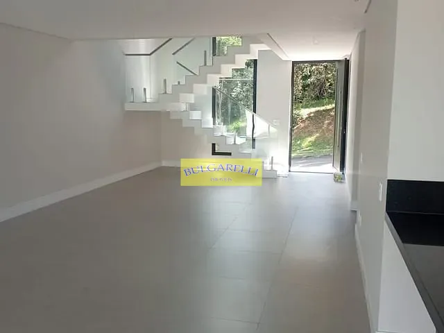 Sobrado com 270m² 3 quartos e 4 banheiros, à venda, no bairro Loteamento Terras de Genova em Jundiaí