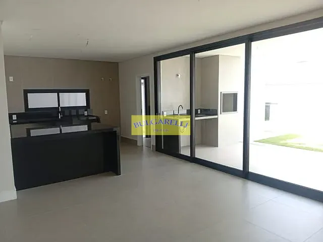 Sobrado com 270m² 3 quartos e 4 banheiros, à venda, no bairro Loteamento Terras de Genova em Jundiaí