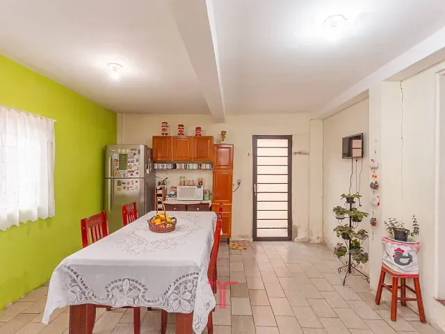 Sobrado com 200m² 3 quartos e 3 banheiros, à venda, no bairro Cidade Industrial em Curitiba
