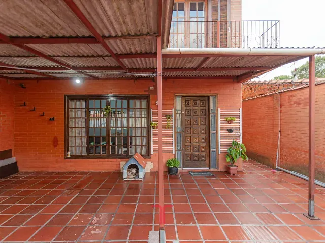 Sobrado com 200m² 3 quartos e 3 banheiros, à venda, no bairro Cidade Industrial em Curitiba