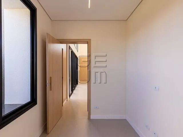 Sobrado com 259m² 3 quartos e 4 banheiros, à venda, no bairro Parque Tauá em Londrina