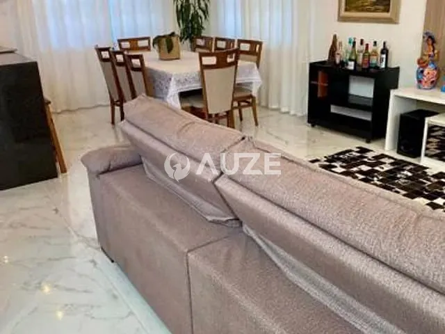 Sobrado com 172m² 3 quartos e 4 banheiros, à venda, no bairro Uberaba em Curitiba