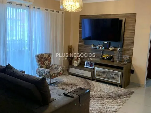 Sobrado com 377m² 3 quartos e 2 banheiros, à venda, no bairro Wanel Ville em Sorocaba