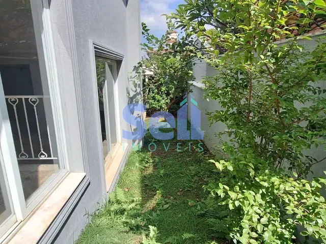 Sobrado com 630m² 4 quartos e 5 banheiros, para alugar, no bairro Alphaville Residencial 2 em Barueri