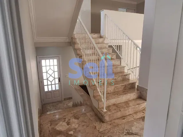 Sobrado com 630m² 4 quartos e 5 banheiros, para alugar, no bairro Alphaville Residencial 2 em Barueri
