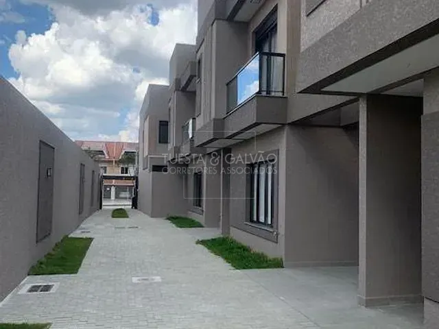 Sobrado com 105m² 3 quartos e 3 banheiros, à venda, no bairro Boqueirão em Curitiba