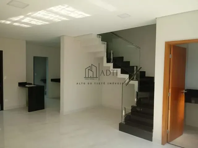 Sobrado 3 quartos e 3 banheiros, à venda, no bairro Villa Di Cesar em Mogi das Cruzes