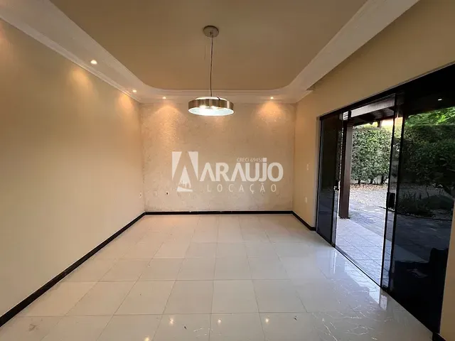 Sobrado 3 quartos e 1 banheiro, para alugar, no bairro Ressacada em Itajaí