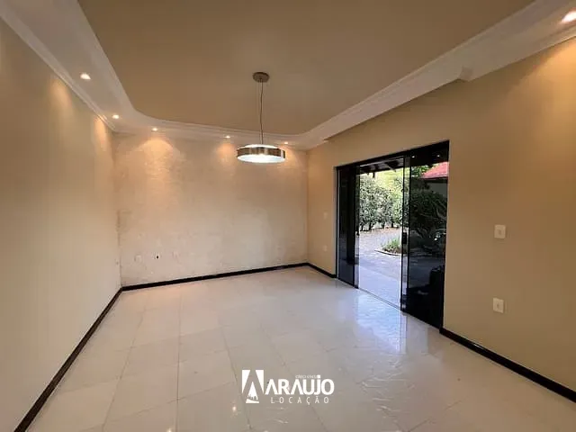Sobrado 3 quartos e 1 banheiro, para alugar, no bairro Ressacada em Itajaí