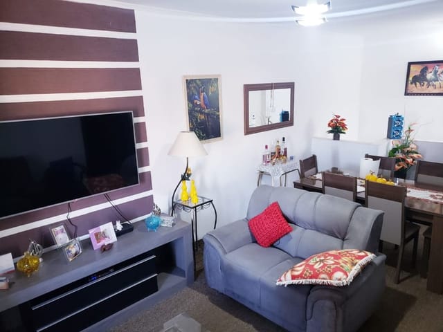 Sobrado com 200m² 5 quartos e 3 banheiros, à venda, no bairro Jardim Nice em São Paulo