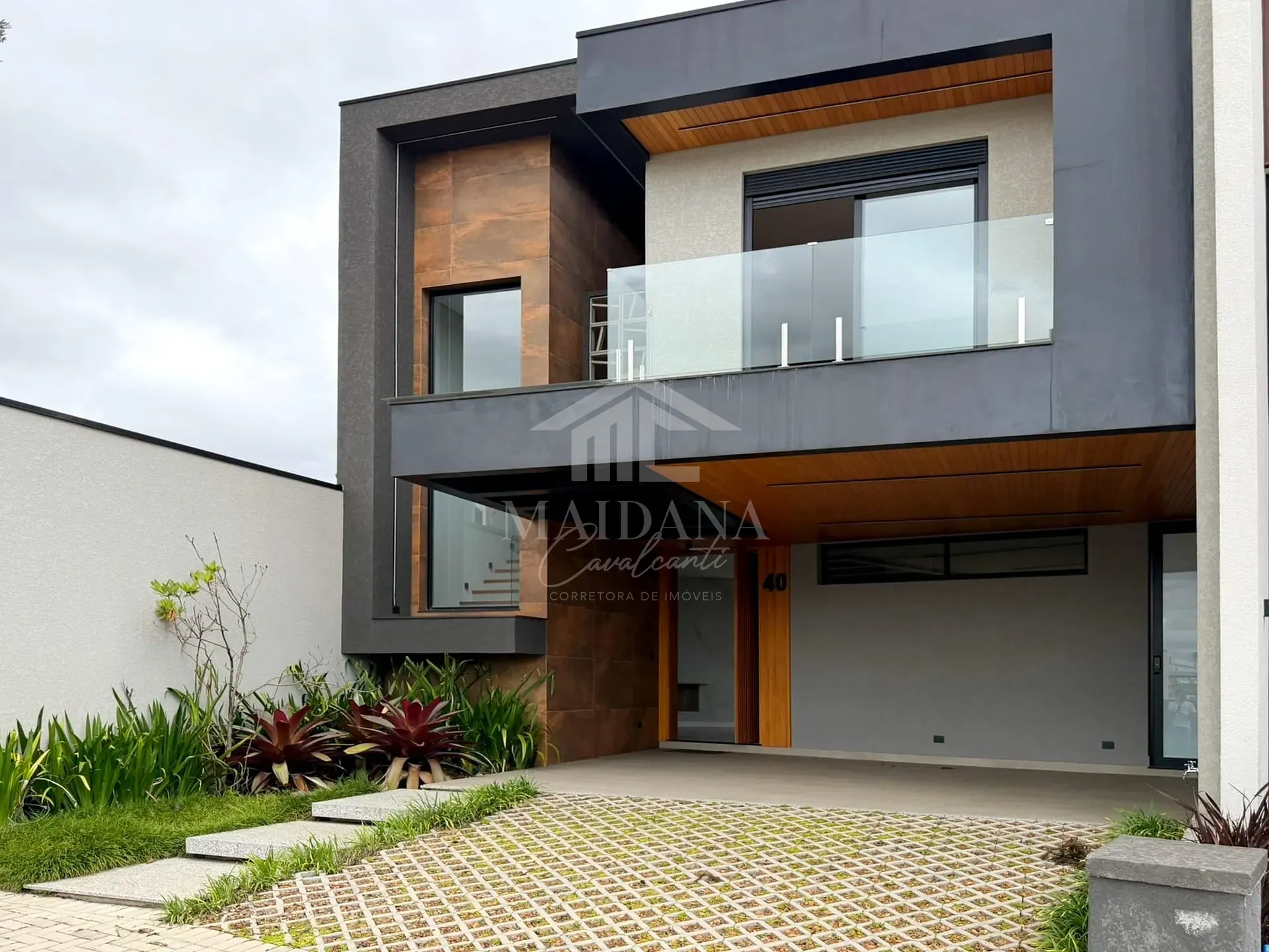 Sobrado, 3 quartos, 245 m² - Foto 1
