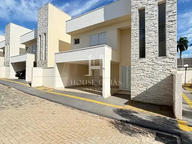 Sobrado 3 quartos e 4 banheiros, à venda, no bairro Cardoso Continuação em Aparecida de Goiânia