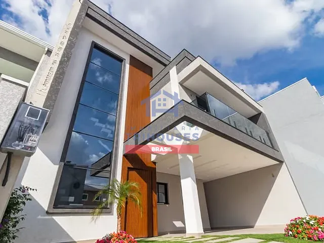 Sobrado 4 quartos e 3 banheiros, à venda, no bairro Uberaba em Curitiba