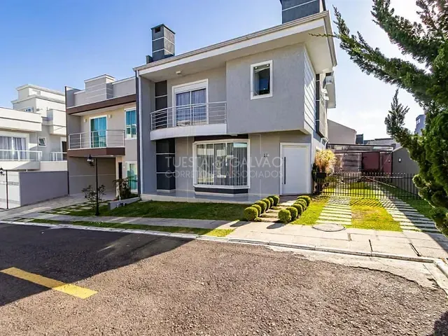 Sobrado com 236m² 3 quartos e 3 banheiros, à venda, no bairro Uberaba em Curitiba