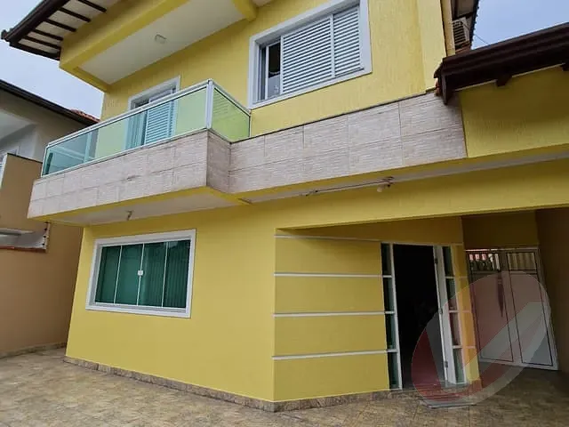 Sobrado 4 quartos e 2 banheiros, à venda, no bairro Flórida em Praia Grande