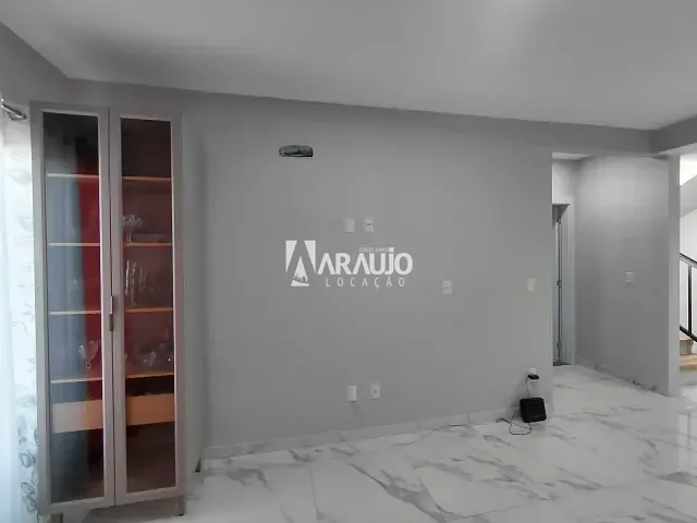 Sobrado 2 quartos e 1 banheiro, para alugar, no bairro Gravatá em Navegantes