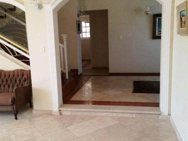 Foto do Sobrado - Sobrado para Locação 6 Quartos, 2 Suites, 4 Vagas, 450M², Jardim Aquarius, São José dos Campos - SP | Sunset Park | INDEPENDENCE NEGOCIOS IMOBILIARIOS LTDA